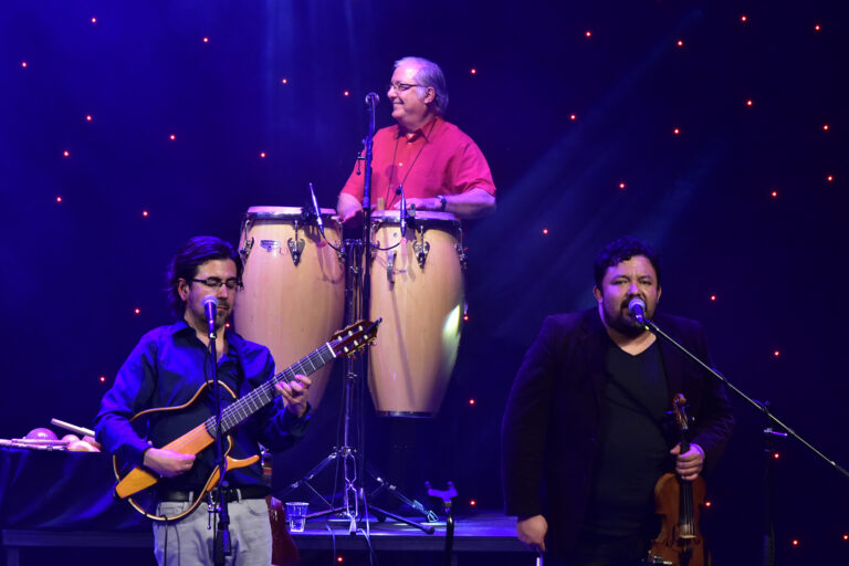 inti-tvn_19_37498674010_o